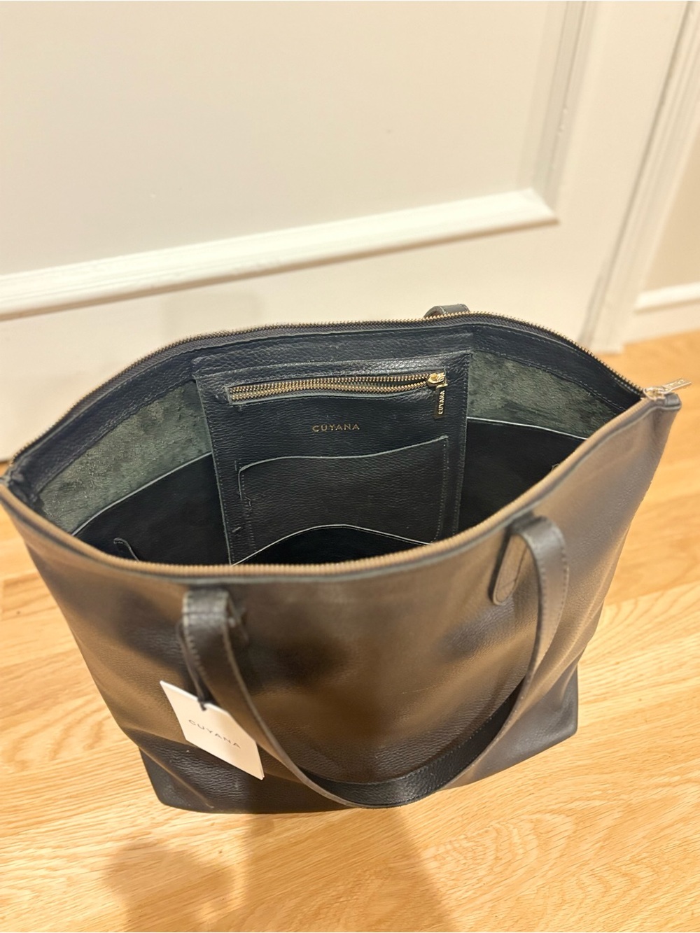 Cuyana Classic Easy Leather Zippered Tote Bag with Insert - Picture 9 of 11